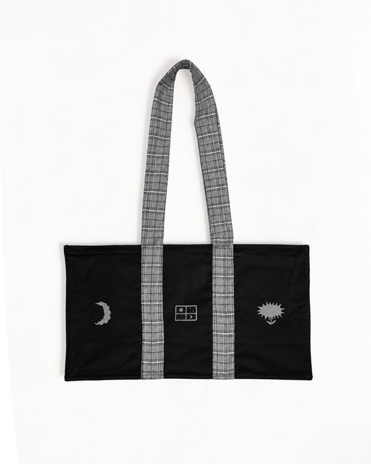 WINDOW TOTE